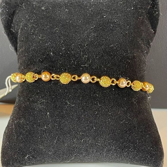 NWT Napier Gold Bead and Faux Pearl Bracelet - Picture 3 of 4